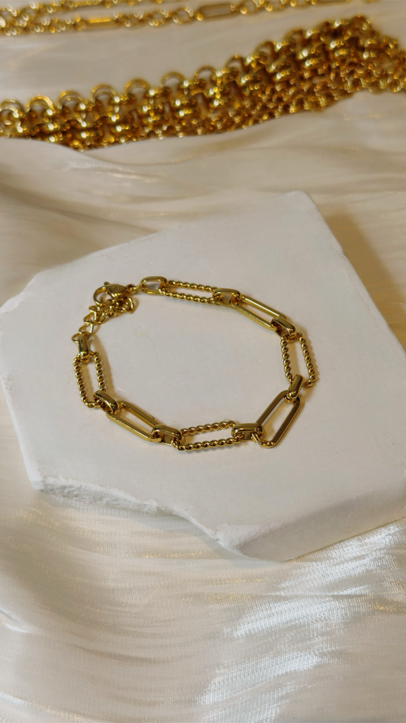 Bold Gold Chain Layered Bracelet Set – Waterproof Design